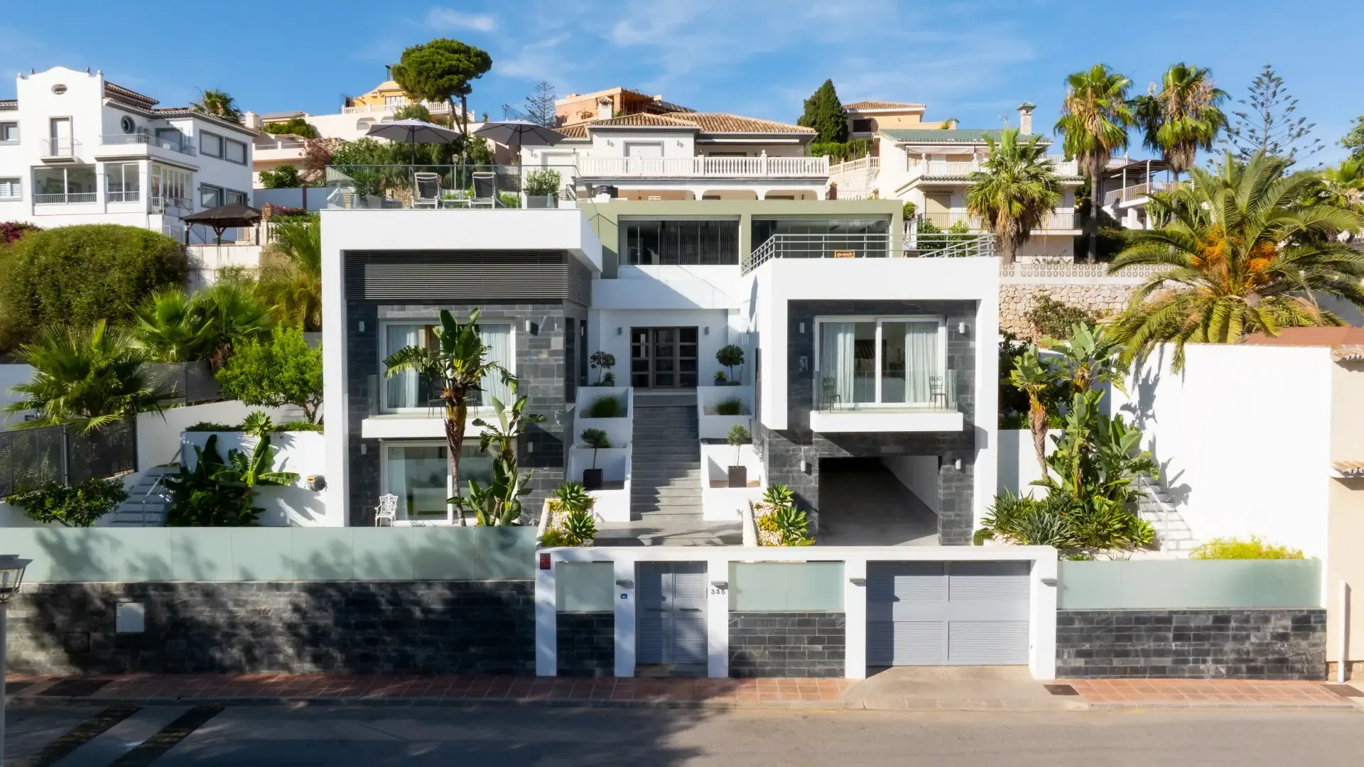 Villa Torrenueva – Architect-Designed Villa with Rooftop Pool, Sea Views & Walking Distance to the Beach