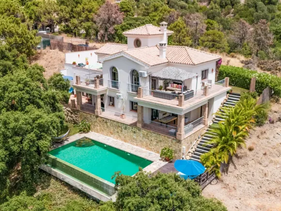 Contemporary Andalusian Style 3 Bedroom Villa