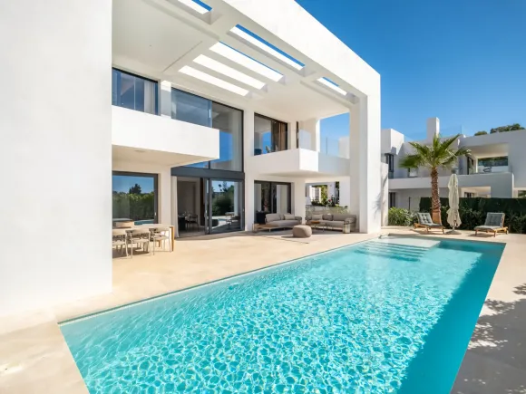 Stunning Villa in El Paraiso, Estepona