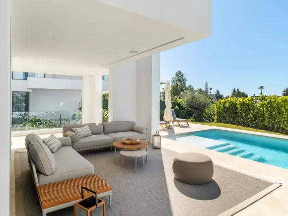 Stunning Villa in El Paraiso, Estepona