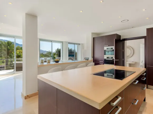 Luxury villa for sale in Las Brisas, Nueva Andalucia, Marbella
