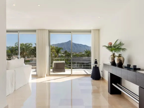 Luxury villa for sale in Las Brisas, Nueva Andalucia, Marbella
