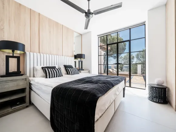 El Madroñal 1 - Charming villa immersed in forest with Sea Views in Benahavís