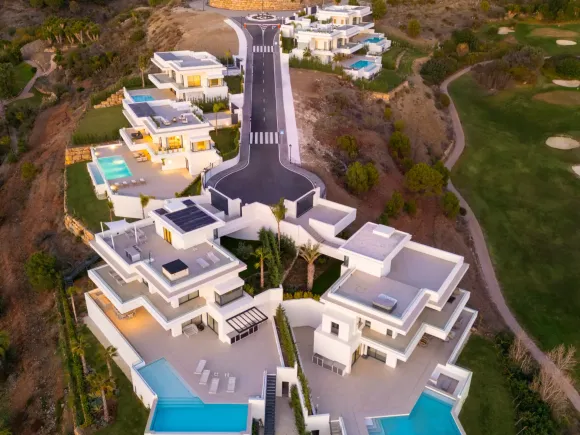 The Resina 6ix Villa