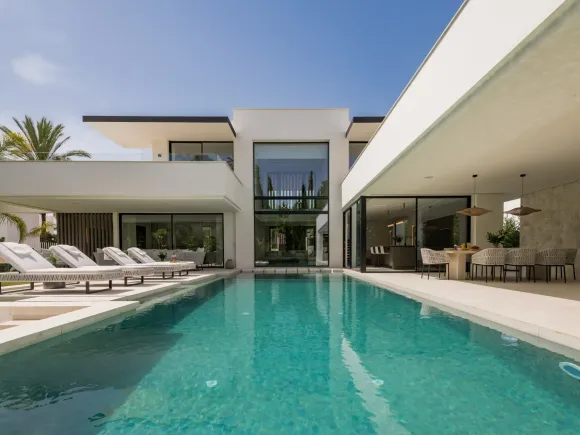 VILLA SIRIUS