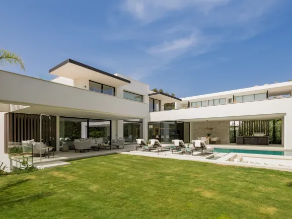 VILLA SIRIUS