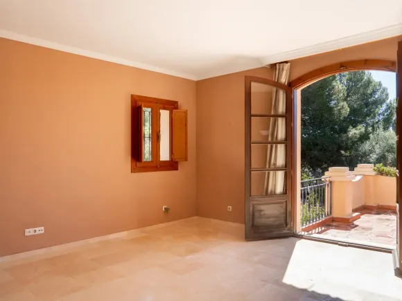 Beachside Villa for sale in Paraiso Barronal, Estepona
