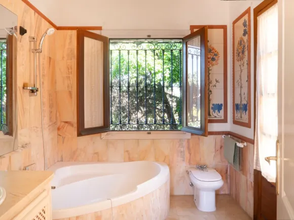 Beachside Villa for sale in Paraiso Barronal, Estepona