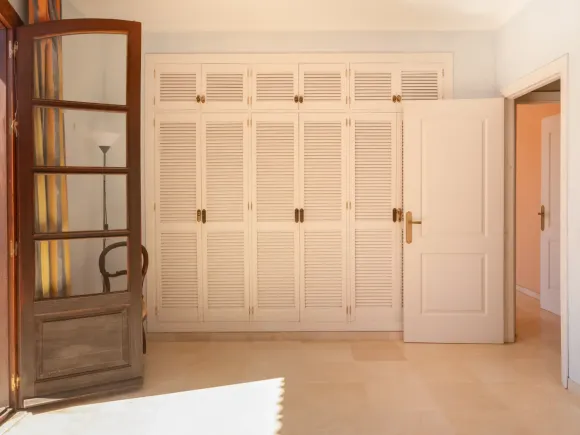 Beachside Villa for sale in Paraiso Barronal, Estepona
