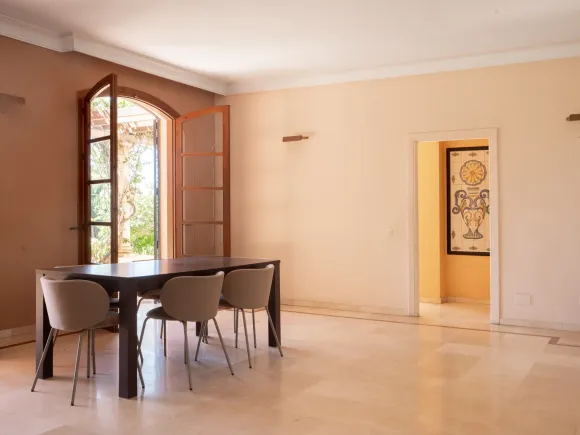 Beachside Villa for sale in Paraiso Barronal, Estepona