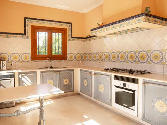 Beachside Villa for sale in Paraiso Barronal, Estepona
