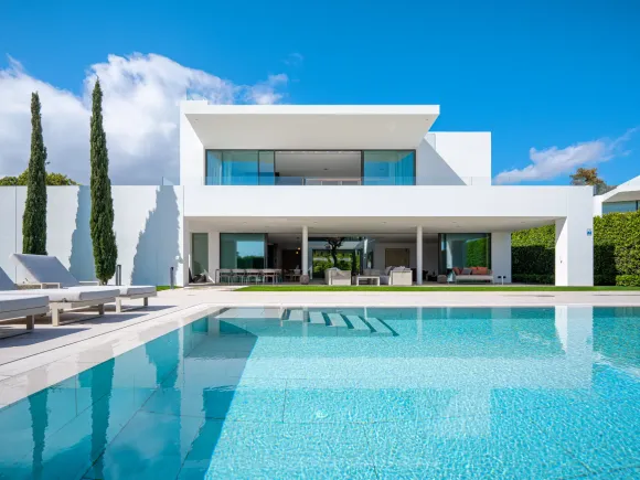 Villa for sale in Marbella Golden Mile