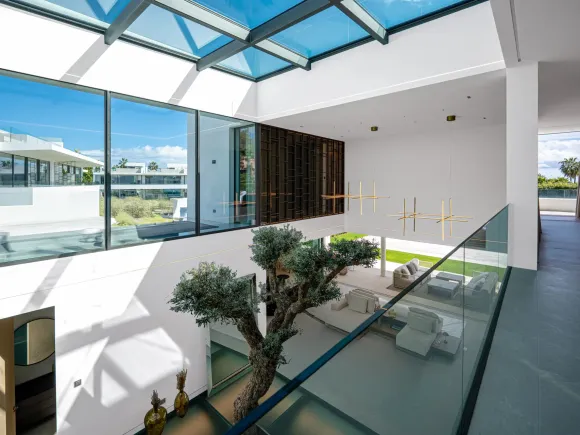 Villa for sale in Marbella Golden Mile