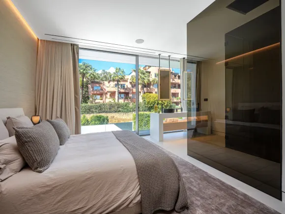 Villa for sale in Marbella Golden Mile