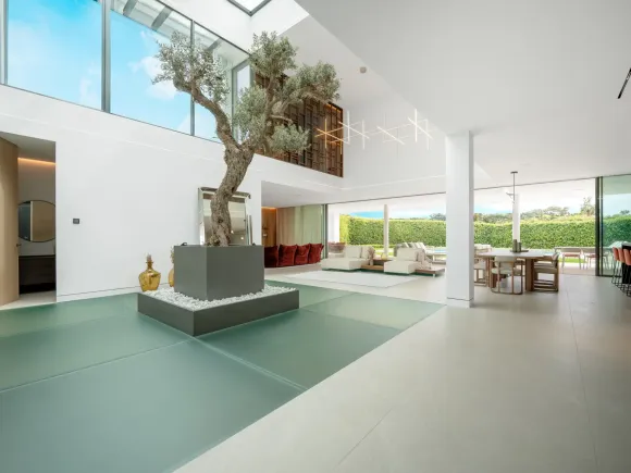Villa for sale in Marbella Golden Mile