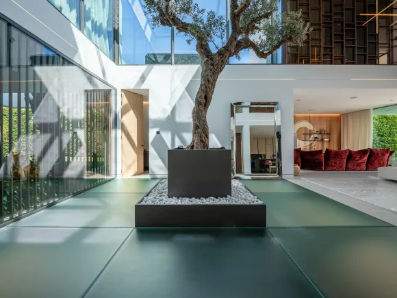 Villa for sale in Marbella Golden Mile