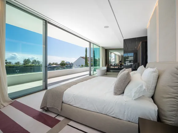 Villa for sale in Marbella Golden Mile