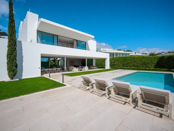 Villa for sale in Marbella Golden Mile