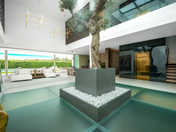 Villa for sale in Marbella Golden Mile