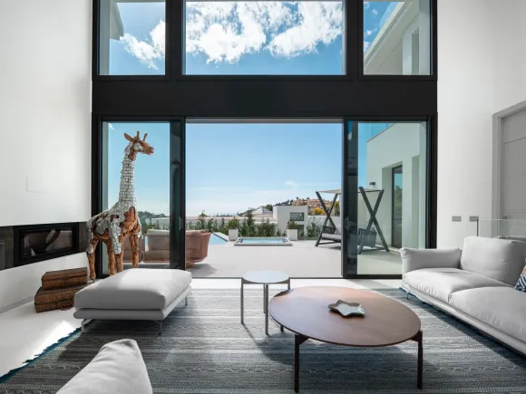 Villa for sale in Lomas de La Quinta, Benahavis