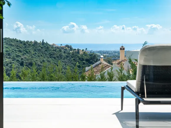 Villa for sale in Lomas de La Quinta, Benahavis