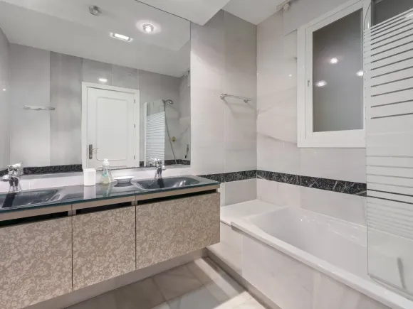 Villa for sale in Estepona East, Estepona