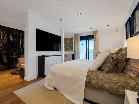 Villa for sale in El Rosario, Marbella