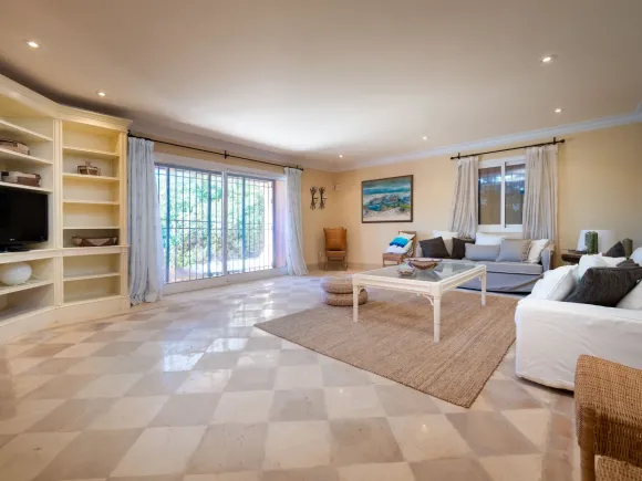 Villa for sale in Casablanca, Marbella