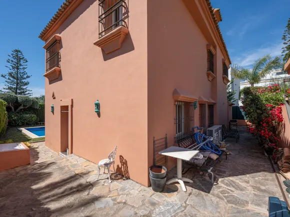 Villa for sale in Casablanca, Marbella