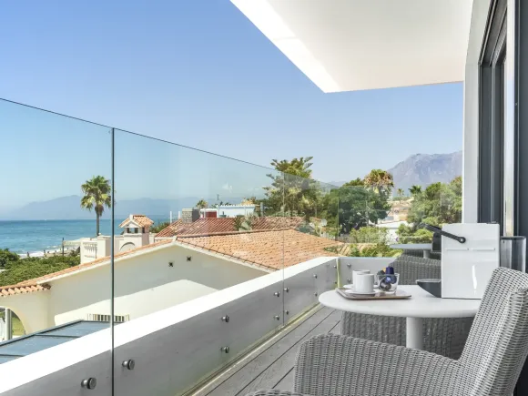 VILLA COSTABELLA