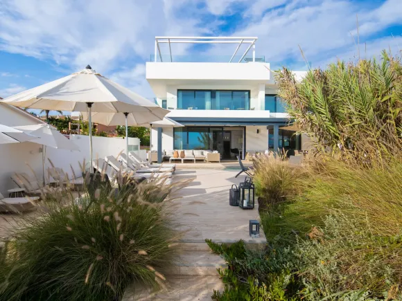 VILLA COSTABELLA