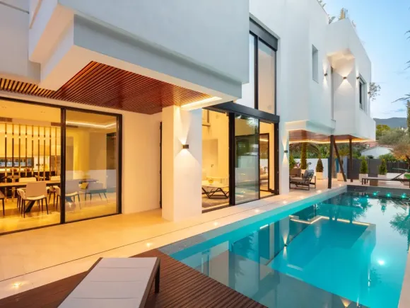 Villa for sale in Marbella Golden Mile, Marbella