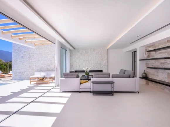 Villa for sale in Nueva Andalucia, Marbella