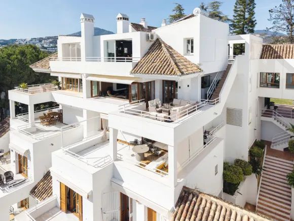 PENTHOUSE ALCORES