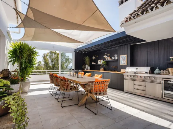 PENTHOUSE ALCORES