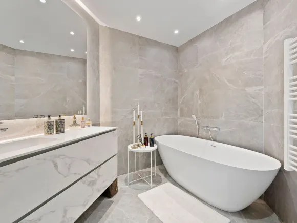 PENTHOUSE ALCORES