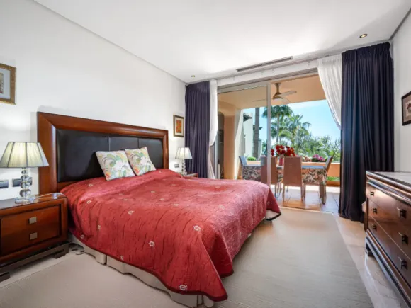 Apartment for sale in Sierra Blanca, Marbella Golden Mile