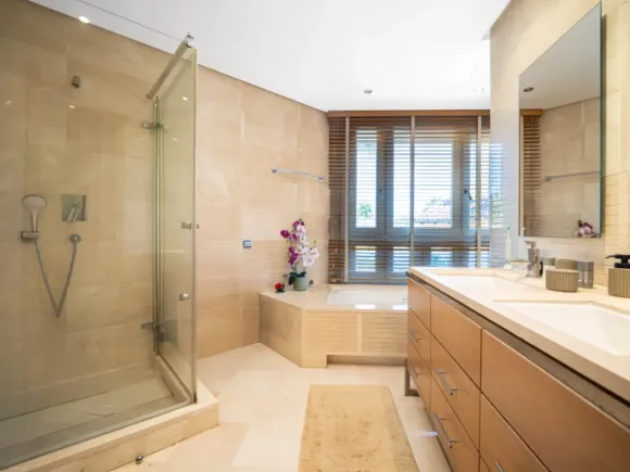 Apartment for sale in Sierra Blanca, Marbella Golden Mile