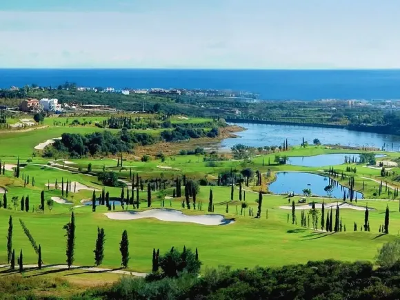 Villa for sale in Benahavis