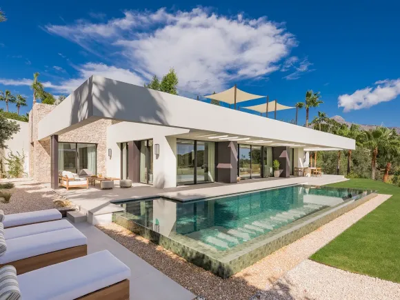 Villa for sale in Nueva Andalucia, Marbella