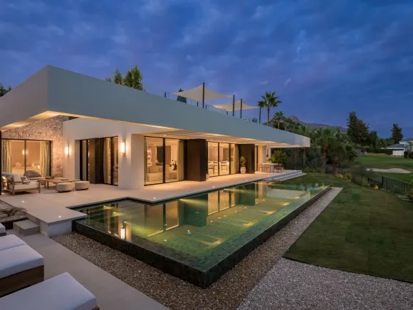Villa for sale in Nueva Andalucia, Marbella