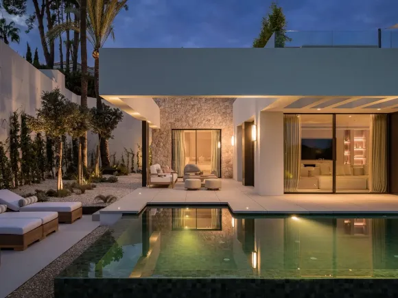Villa for sale in Nueva Andalucia, Marbella