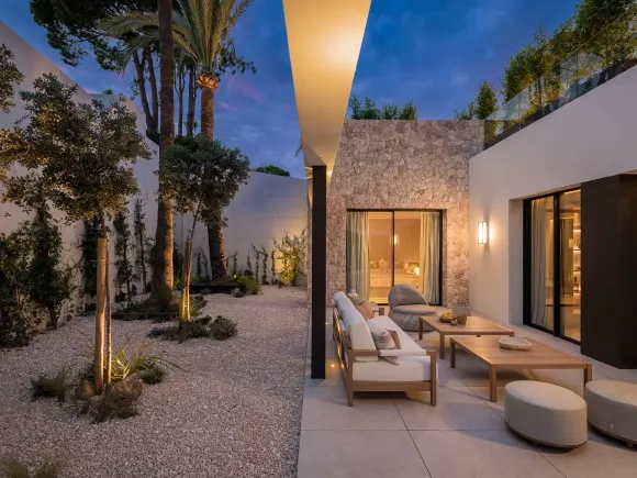 Villa for sale in Nueva Andalucia, Marbella