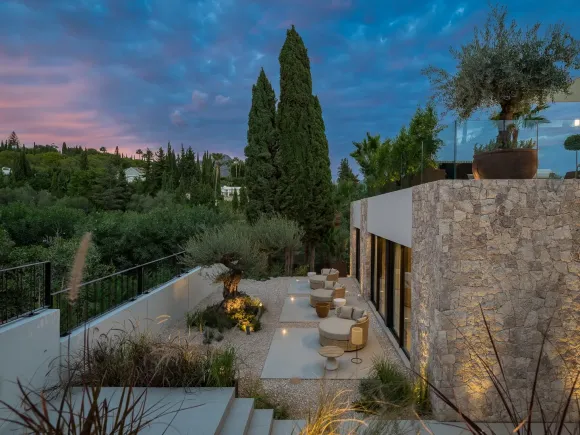 Villa for sale in Nueva Andalucia, Marbella