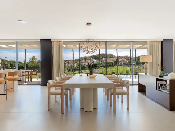 Villa for sale in Nueva Andalucia, Marbella