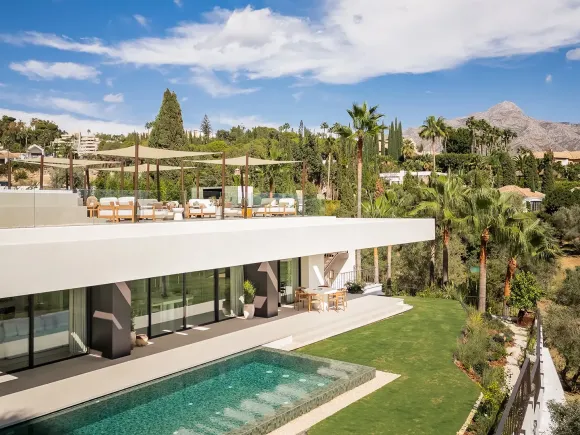Villa for sale in Nueva Andalucia, Marbella