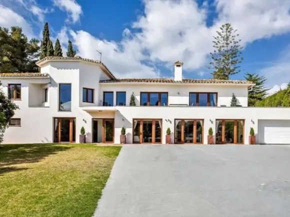 Villa for sale and for rent in San Pedro de Alcantara