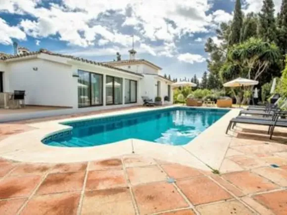 Villa for sale and for rent in San Pedro de Alcantara