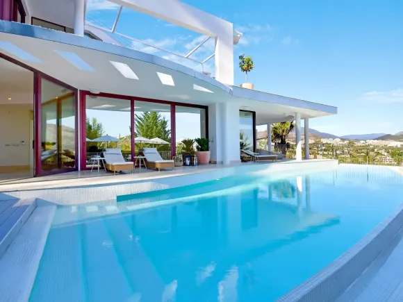7 Bedroom Villa in Nueva Andalucía - 5 minutes away from Puerto Banús!