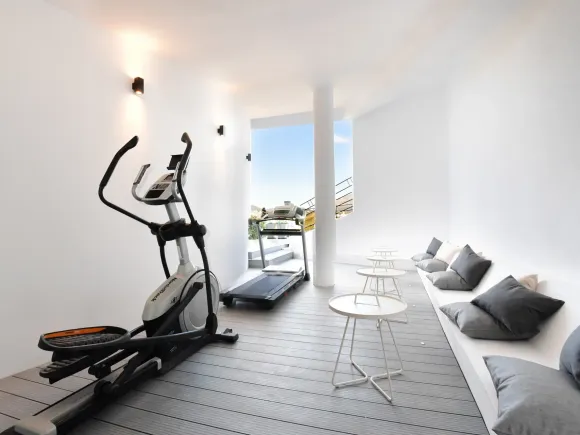 7 Bedroom Villa in Nueva Andalucía - 5 minutes away from Puerto Banús!